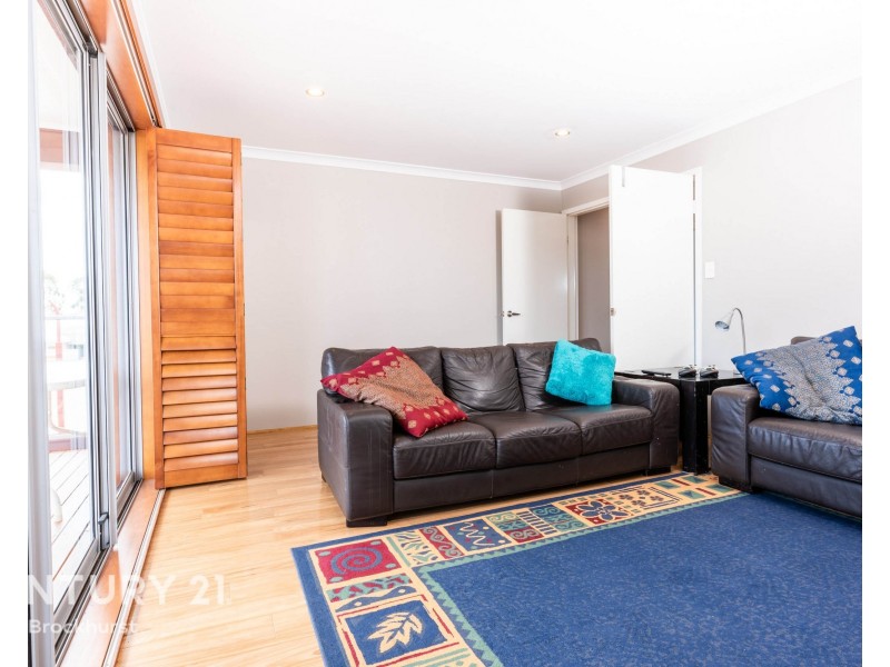 1/9 Ladham Turn, Canning Vale WA 6155