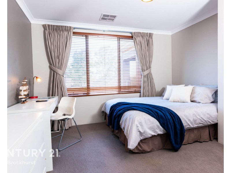 1/9 Ladham Turn, Canning Vale WA 6155