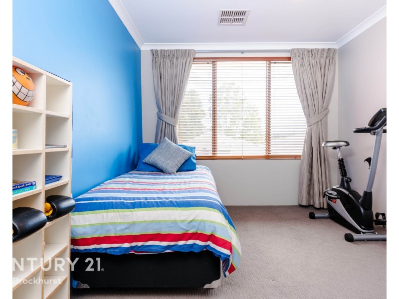 1/9 Ladham Turn, Canning Vale WA 6155