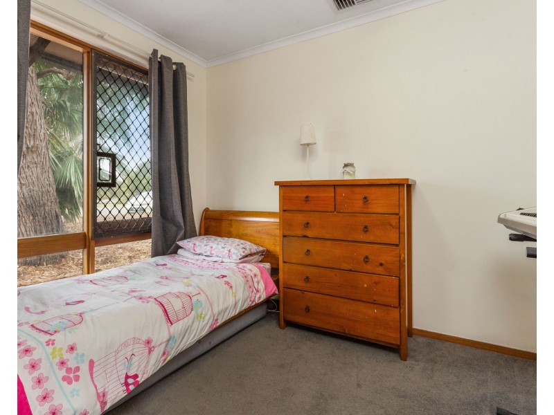44 Hume Road, Thornlie WA 6108