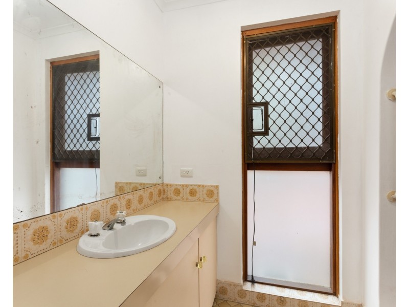 44 Hume Road, Thornlie WA 6108