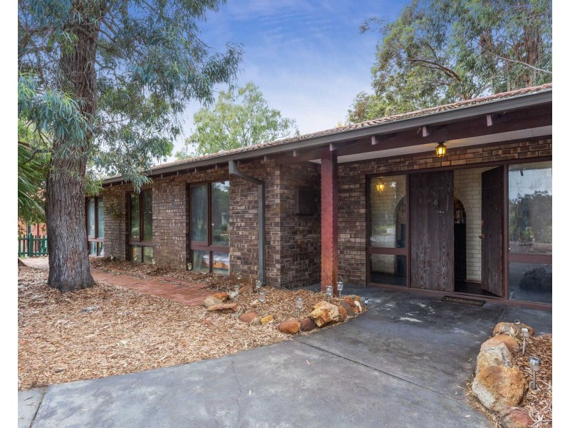 44 Hume Road, Thornlie WA 6108