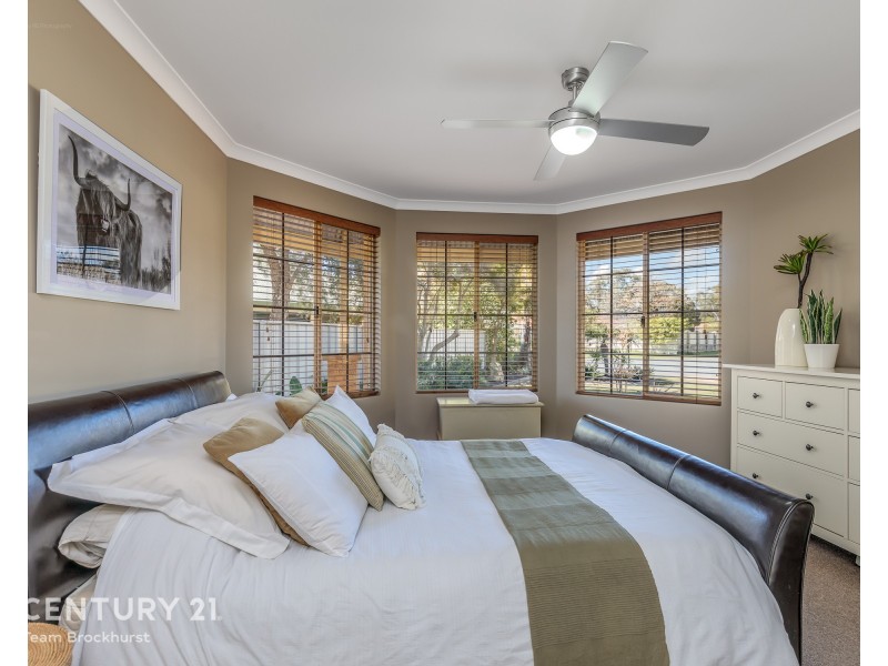 5 Pine Court, Meadow Springs WA 6210