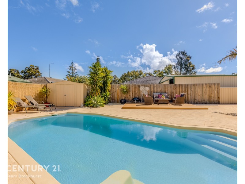5 Pine Court, Meadow Springs WA 6210