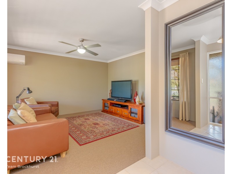 5 Pine Court, Meadow Springs WA 6210
