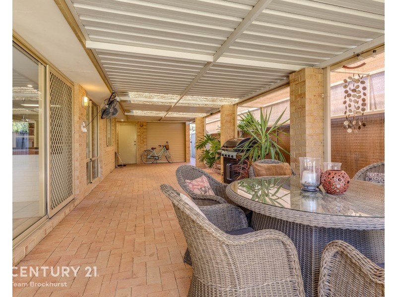 5 Pine Court, Meadow Springs WA 6210
