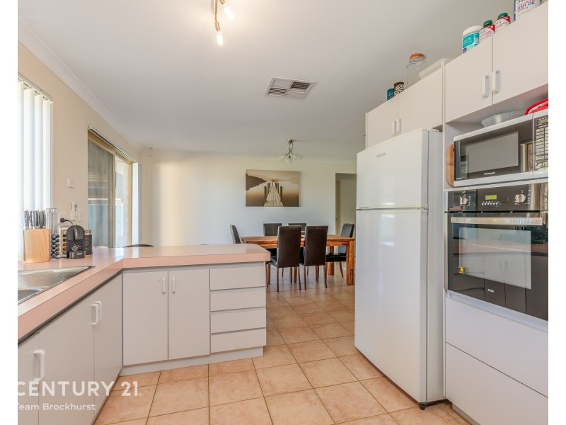 7 Lorikeet Way, Gosnells WA 6110