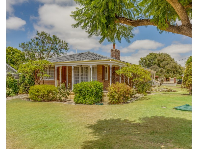 2 Pegus Street, Thornlie WA 6108