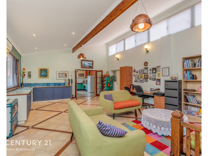 45 Martindale Ave, Thornlie WA 6108