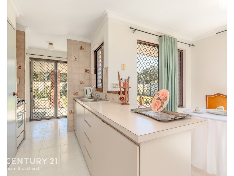 2 Majestic Court, Thornlie WA 6108