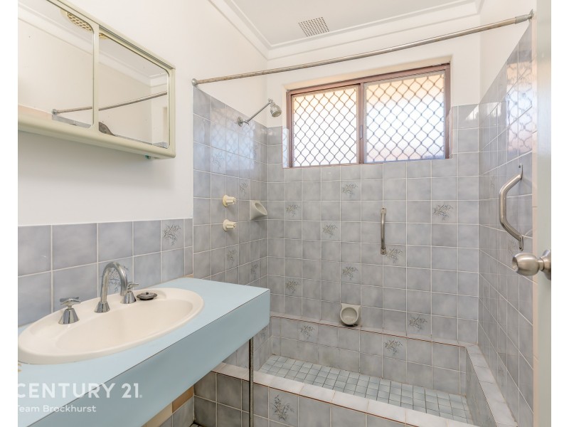 2 Majestic Court, Thornlie WA 6108