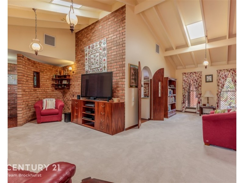 62 Grenadier Drive, Thornlie WA 6108