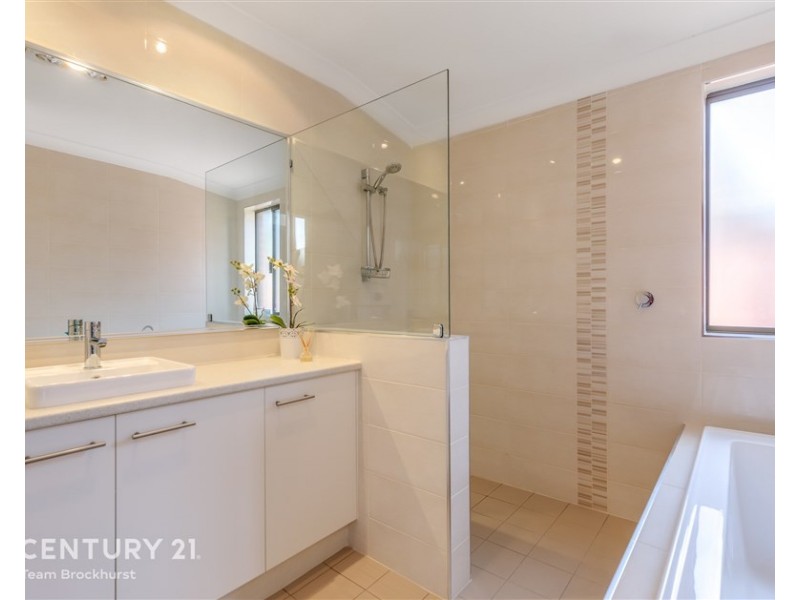 62 Grenadier Drive, Thornlie WA 6108