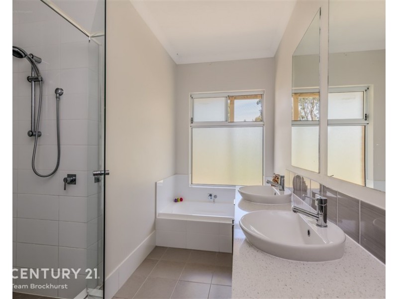 155 Larsen Road, Byford WA 6122