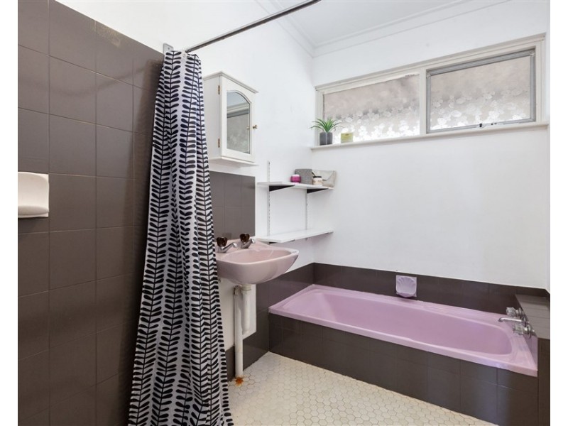 19 Nutley Street, Maddington WA 6109