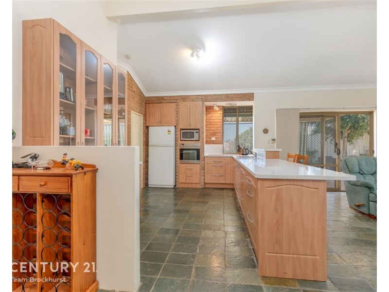 17 Maitland Place, Thornlie WA 6108