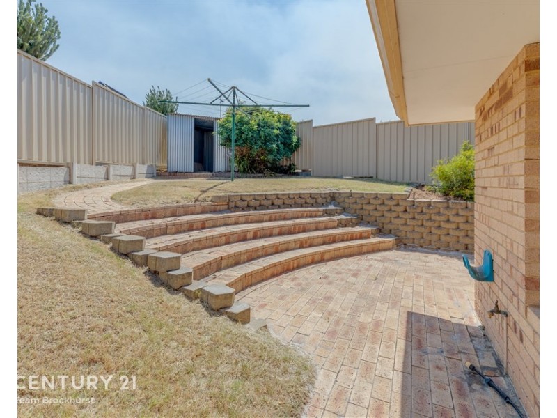 17 Maitland Place, Thornlie WA 6108