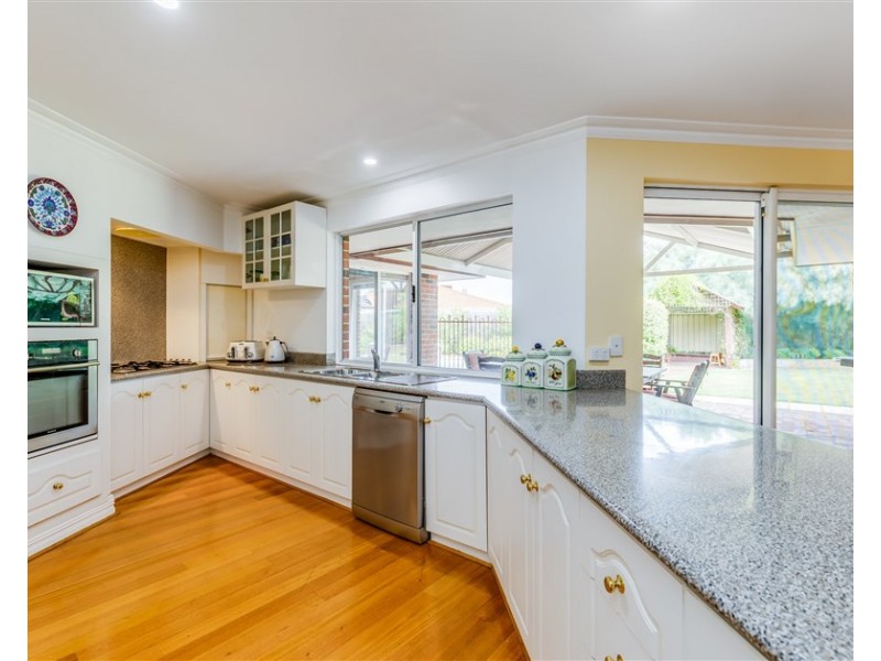 5 Baychester Circle, Canning Vale WA 6155