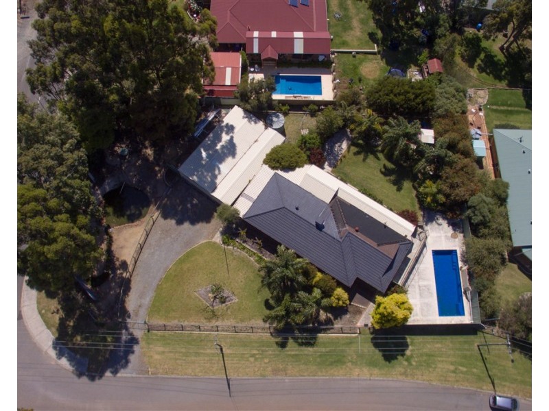 1 Millbrace Glen, Byford WA 6122