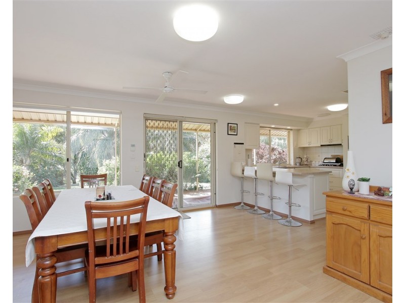 1 Millbrace Glen, Byford WA 6122