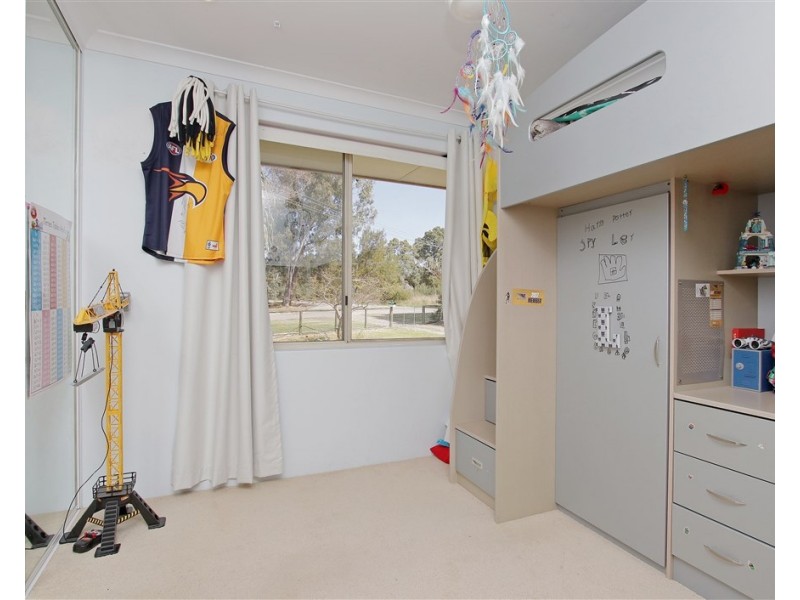 1 Millbrace Glen, Byford WA 6122