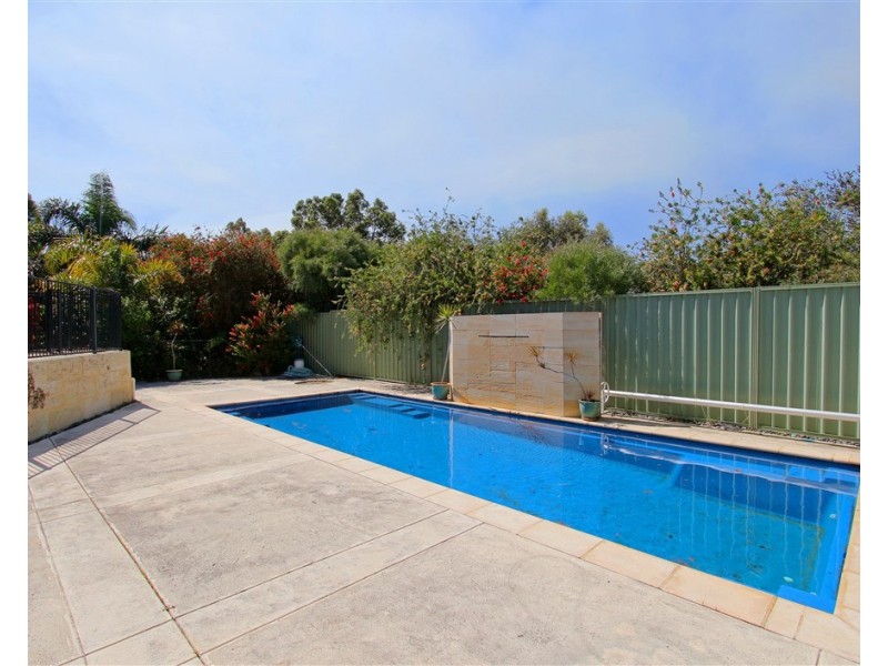 1 Millbrace Glen, Byford WA 6122