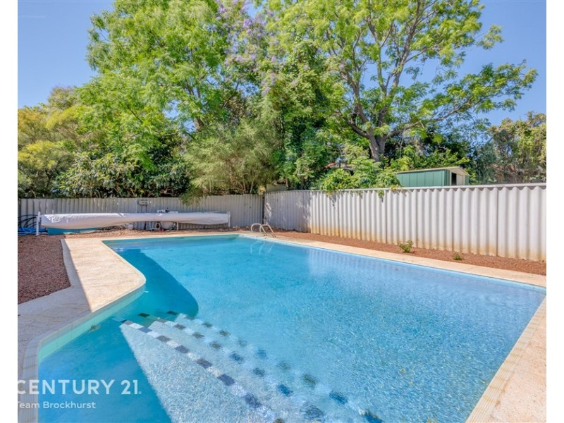 6 Burndale Road, Mount Richon WA 6112