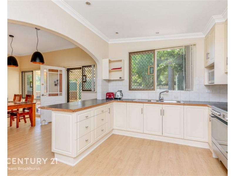 6 Burndale Road, Mount Richon WA 6112