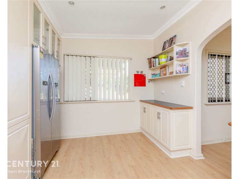 6 Burndale Road, Mount Richon WA 6112