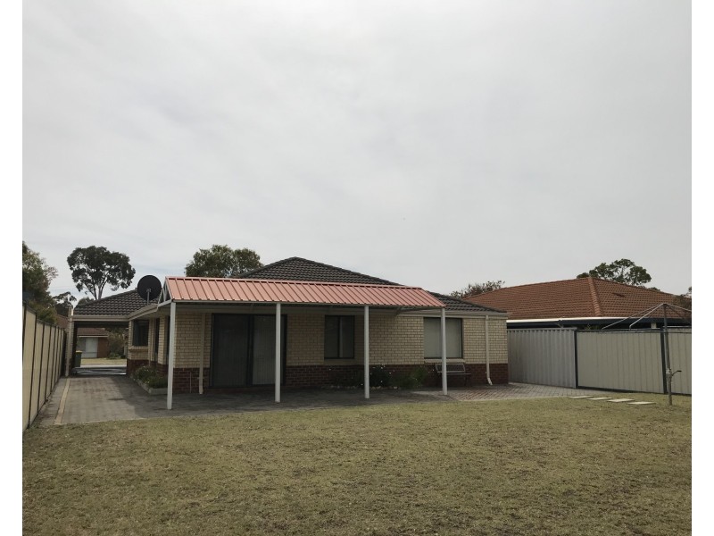 8 Mackay Crescent, Gosnells WA 6110