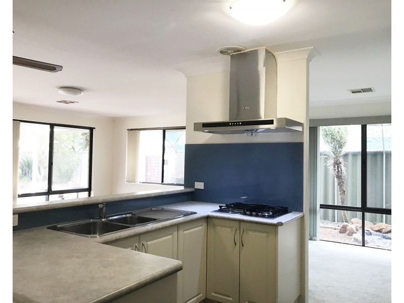 29 Lakesend Road, Thornlie WA 6108