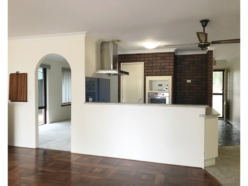 29 Lakesend Road, Thornlie WA 6108