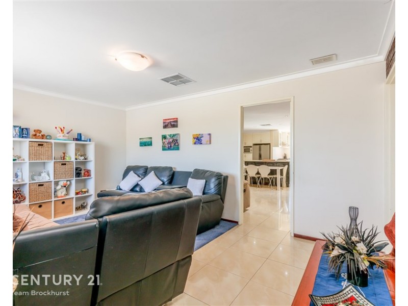 52 Lyrebird Way, Thornlie WA 6108