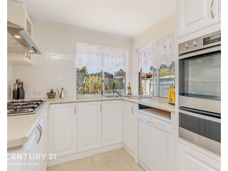 52 Lyrebird Way, Thornlie WA 6108