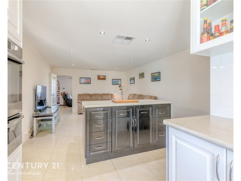 52 Lyrebird Way, Thornlie WA 6108