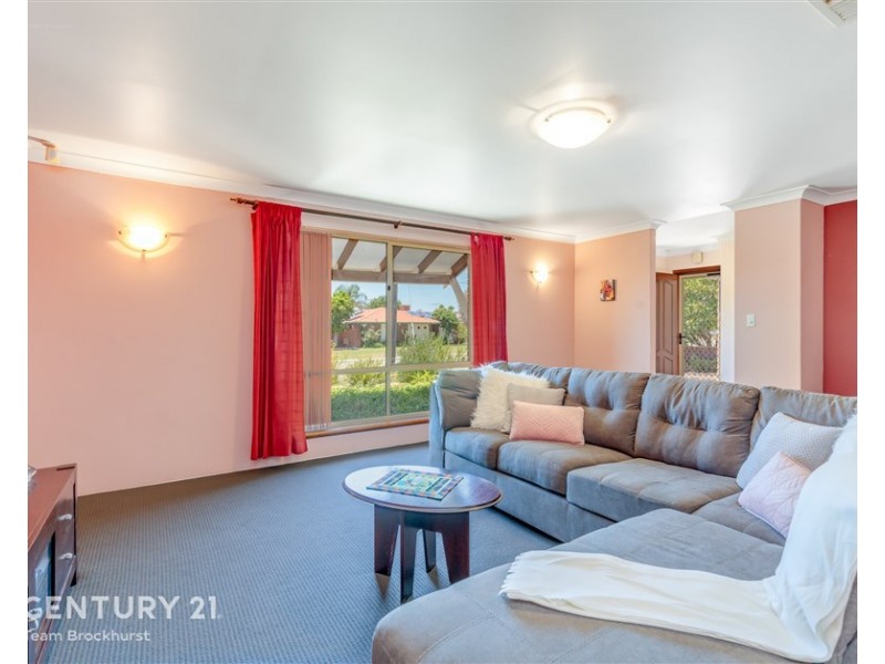 43 Kingsford Way, Huntingdale WA 6110