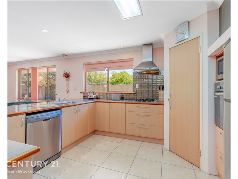 43 Kingsford Way, Huntingdale WA 6110