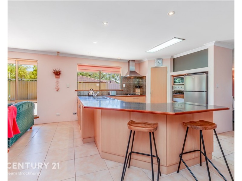 43 Kingsford Way, Huntingdale WA 6110