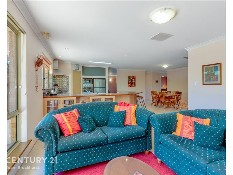 43 Kingsford Way, Huntingdale WA 6110