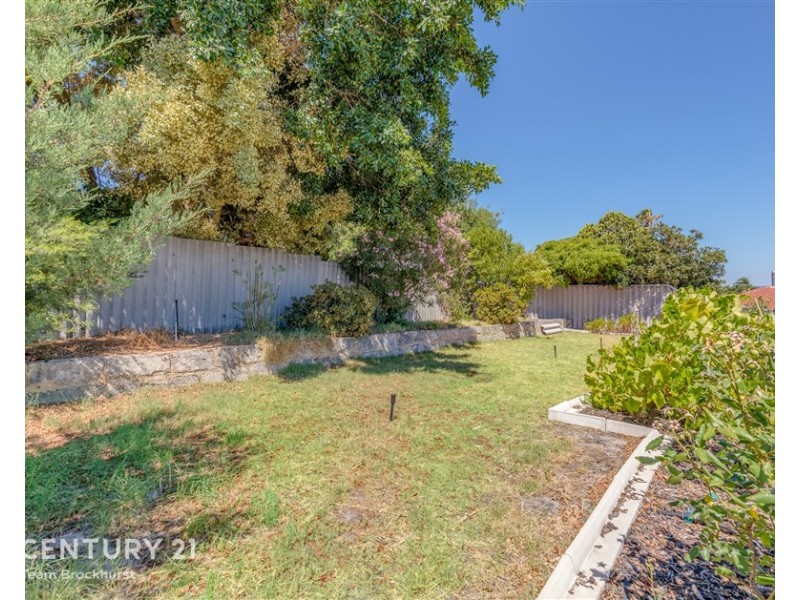 11 Maitland Place, Thornlie WA 6108