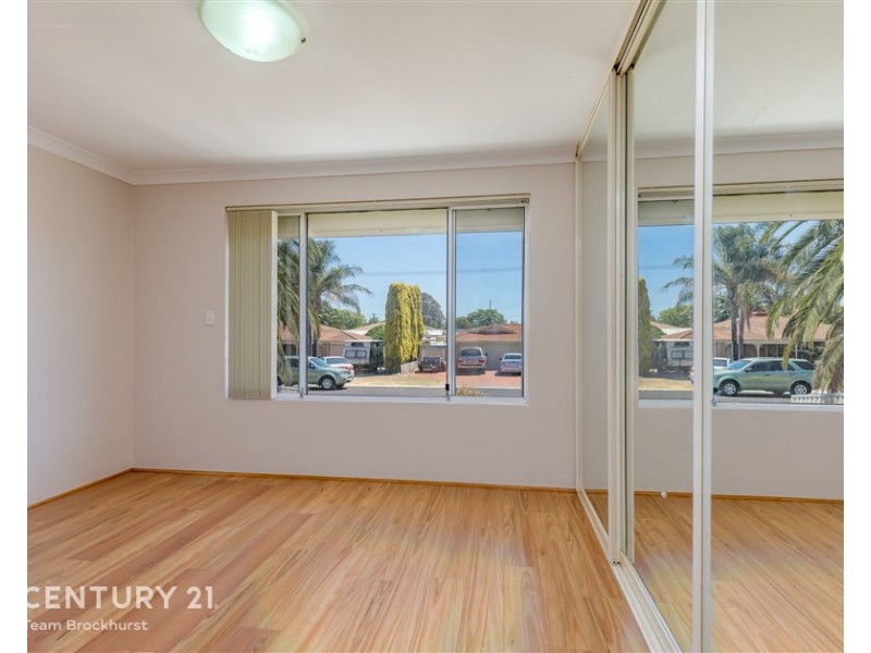11 Maitland Place, Thornlie WA 6108