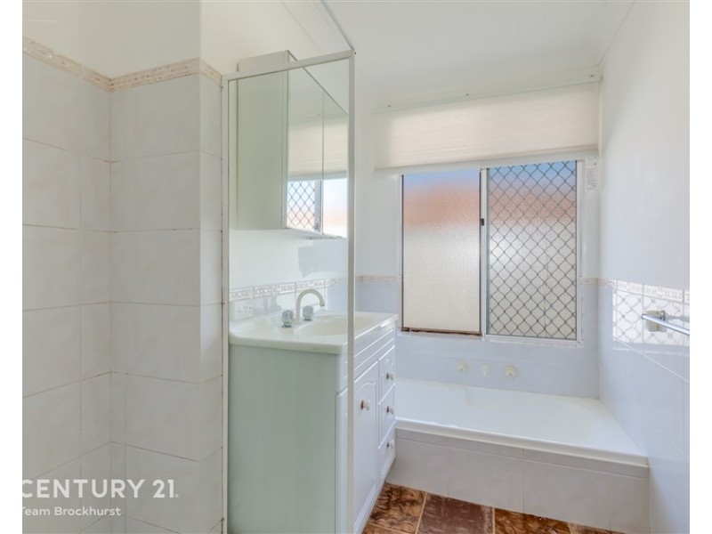 11 Maitland Place, Thornlie WA 6108