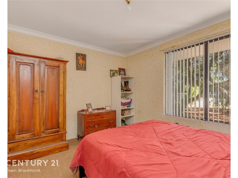 24 Isaacs Court, Huntingdale WA 6110