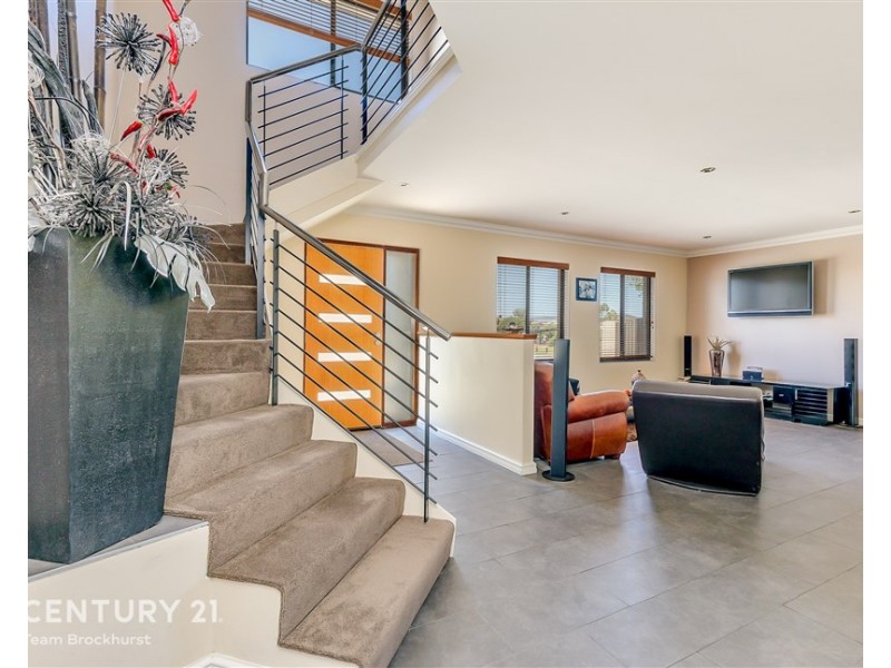 18 Admiralty Road, Canning Vale WA 6155