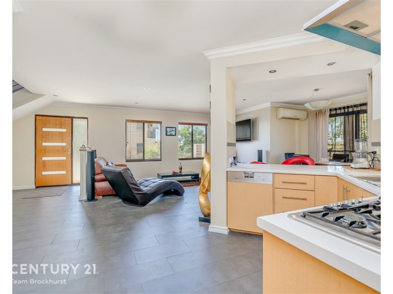 18 Admiralty Road, Canning Vale WA 6155
