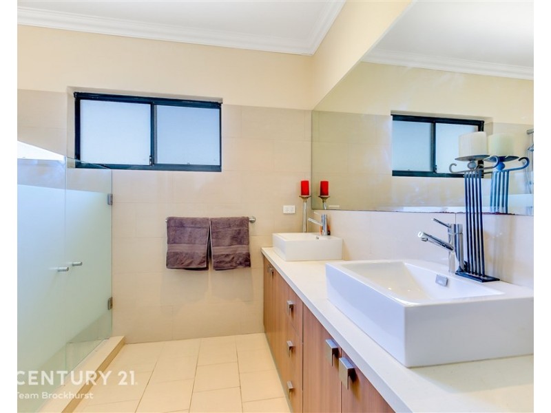 18 Admiralty Road, Canning Vale WA 6155