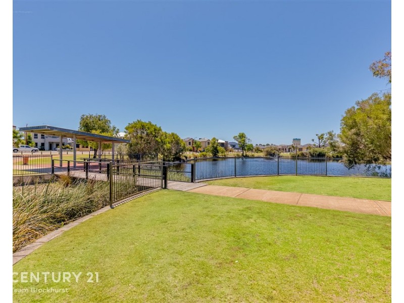 18 Admiralty Road, Canning Vale WA 6155