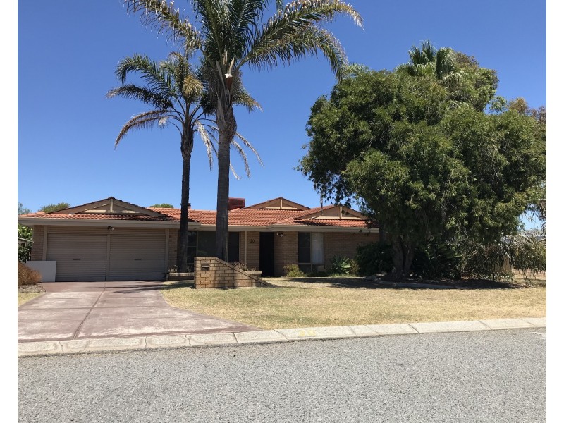 20 Challenger Drive, Thornlie WA 6108