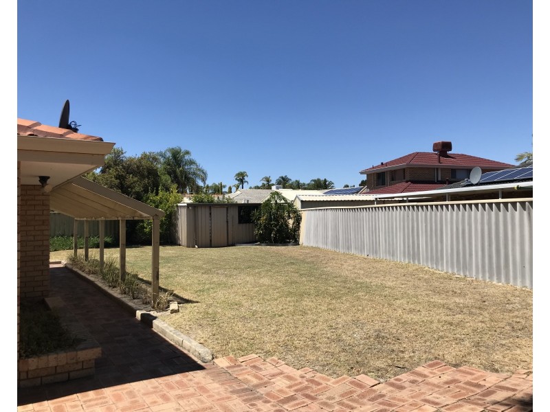 20 Challenger Drive, Thornlie WA 6108