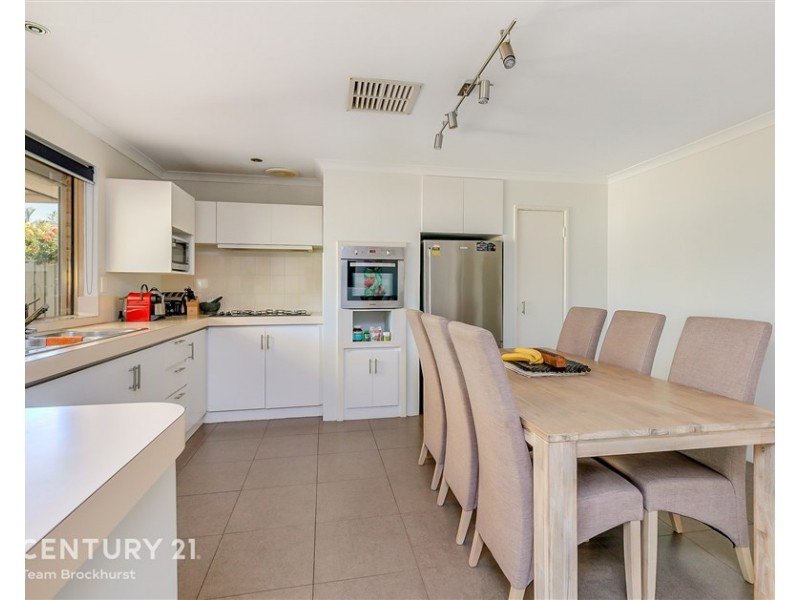 18 Bluegum Road, Thornlie WA 6108